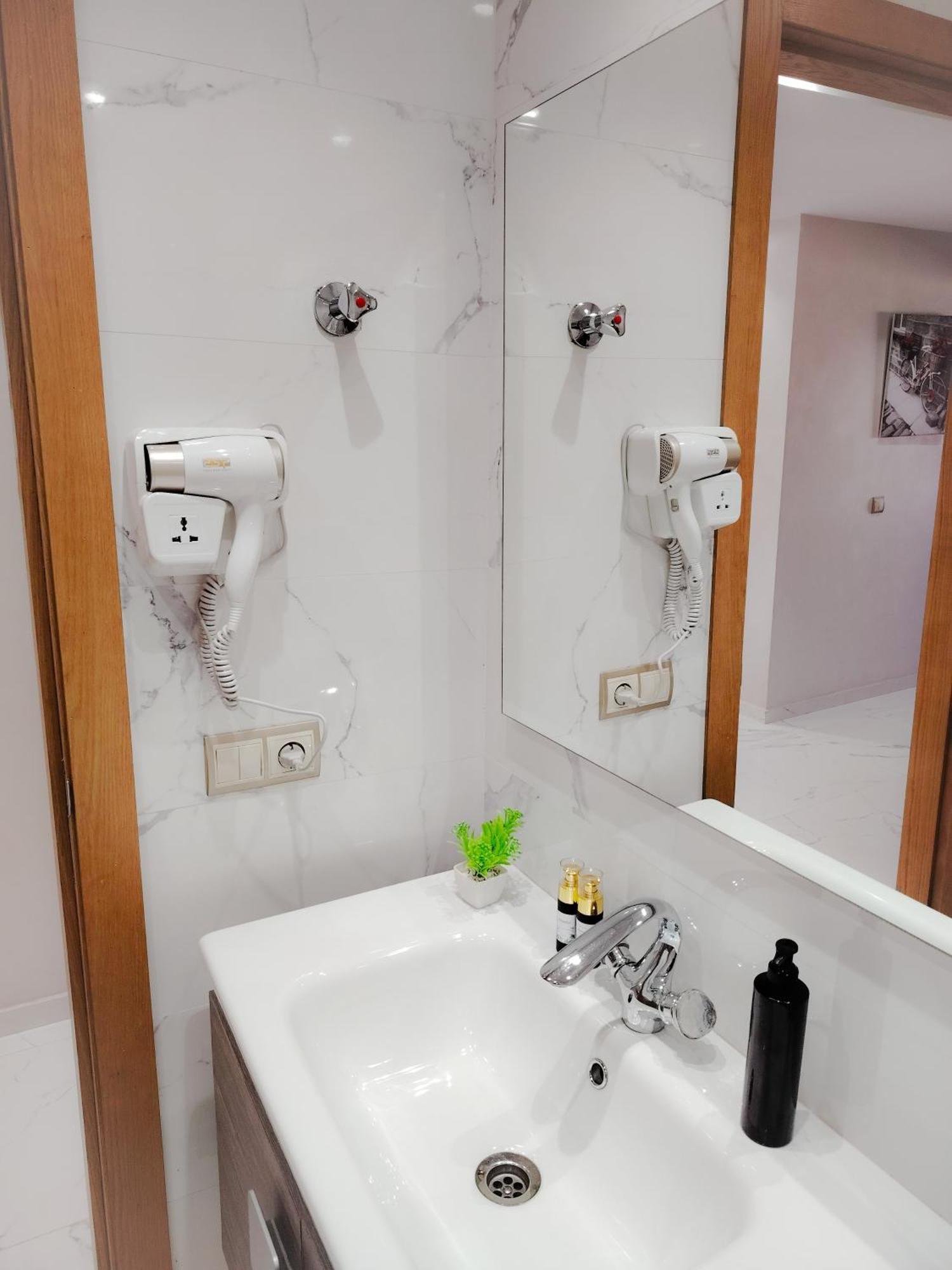 Super Totalement Neuf A Cote De Marjane Avec La Climatisation Et Wifi Apartamento